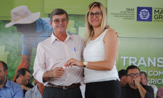 Prefeito Lino Cupertino recebe kit da agricultura familiar do governo do estado