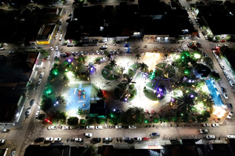 Noite para guardar na memória: Acender das Luzes de Natal em Figueirópolis D’Oeste